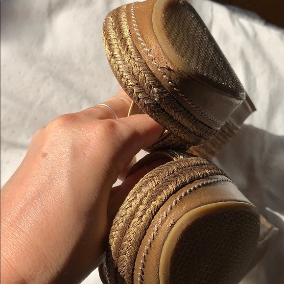 Stuart Weitzman Flat Gold Platform Sandals - Picture 6 of 8